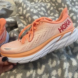 Hoka Clifton 8’s